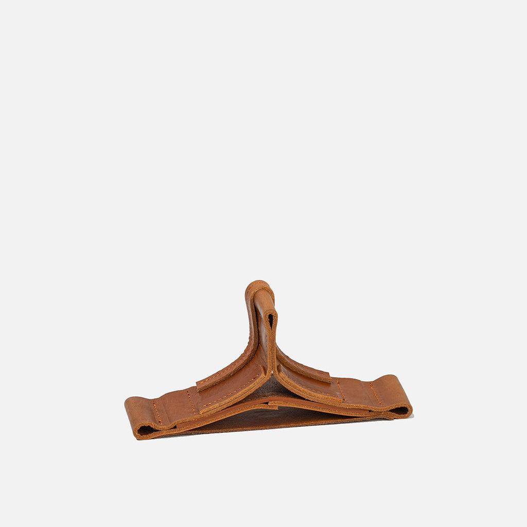Geometric Goods Leder-Stand für AirPods Max