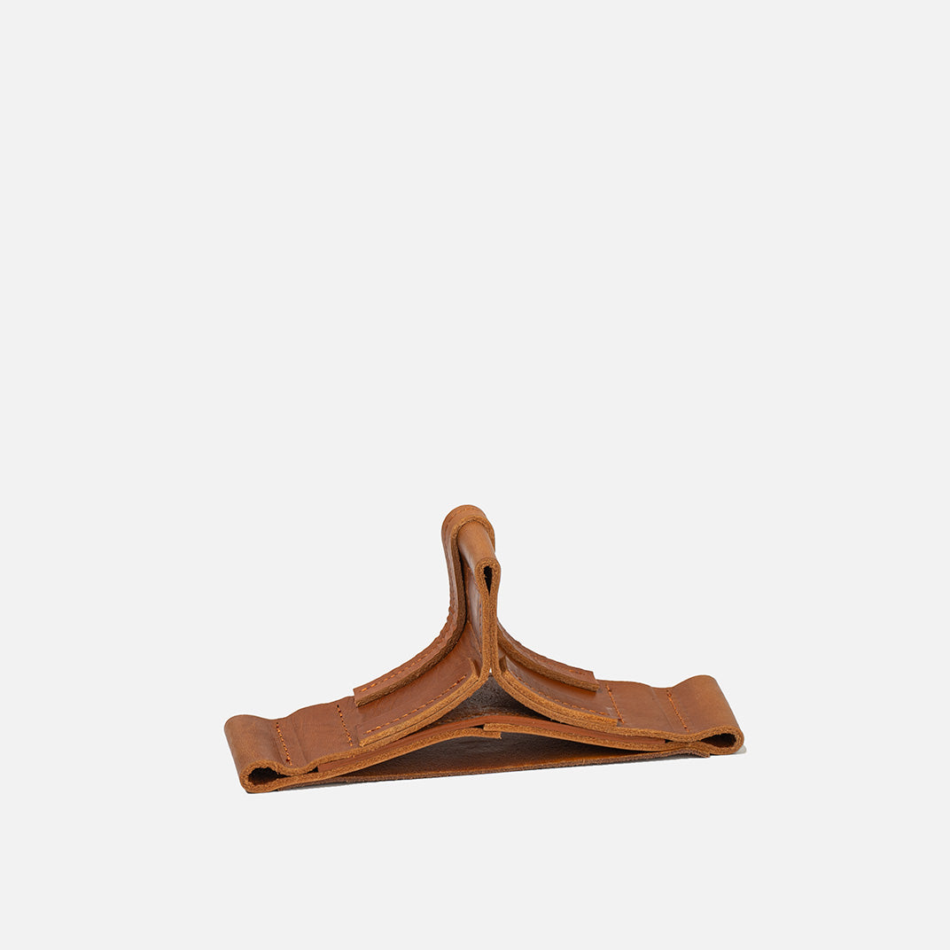 Geometric Goods Leder-Stand für AirPods Max
